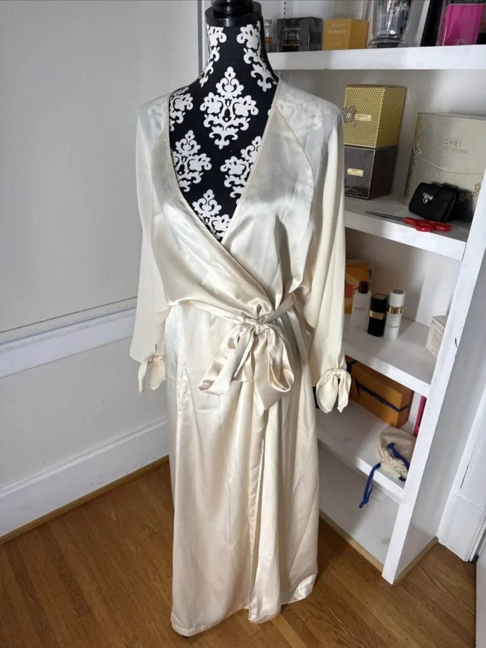 Vintage Victoria's Secret Cream Ivory Color Full Length Satin Wrap Robe  M/L